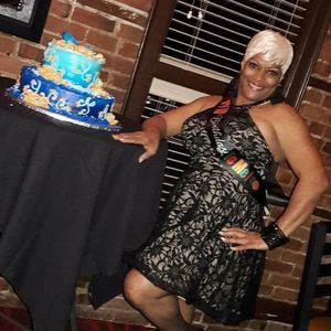 Meet your Posher, Vivian browneyes